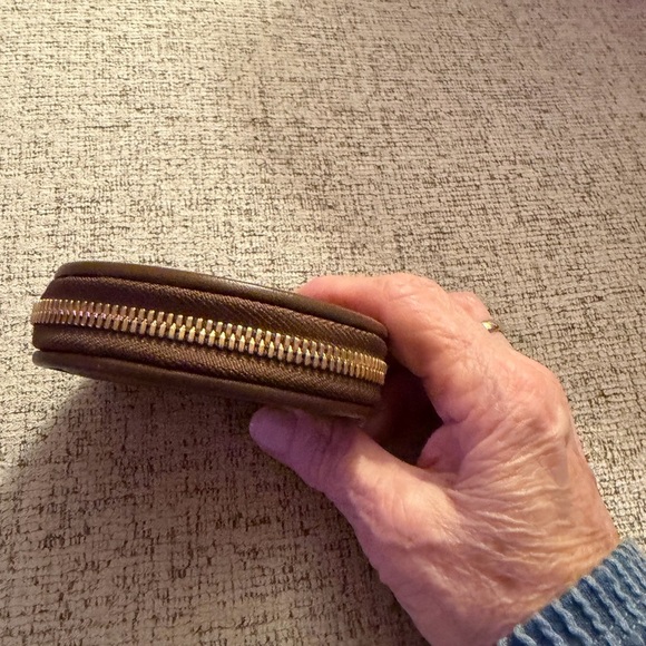 Dooney & Bourke Brown Leather Vintage Coin Purse 3.5x3 EUC - Picture 3 of 7